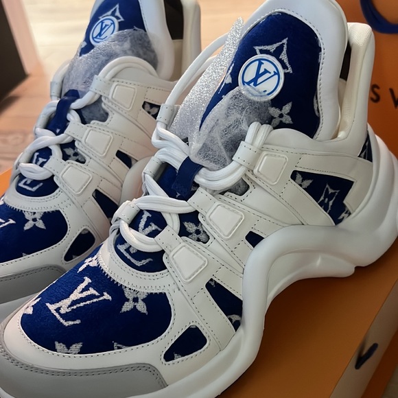 completely new Louis Vuitton Sneakers - Picture 5 of 7